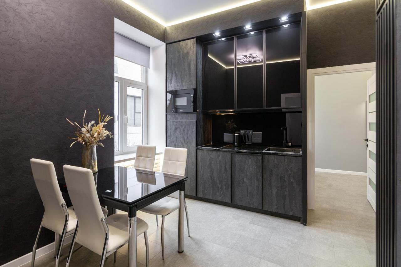 Two Bedrooms 13 Shpytalna Street Лвив Екстериор снимка