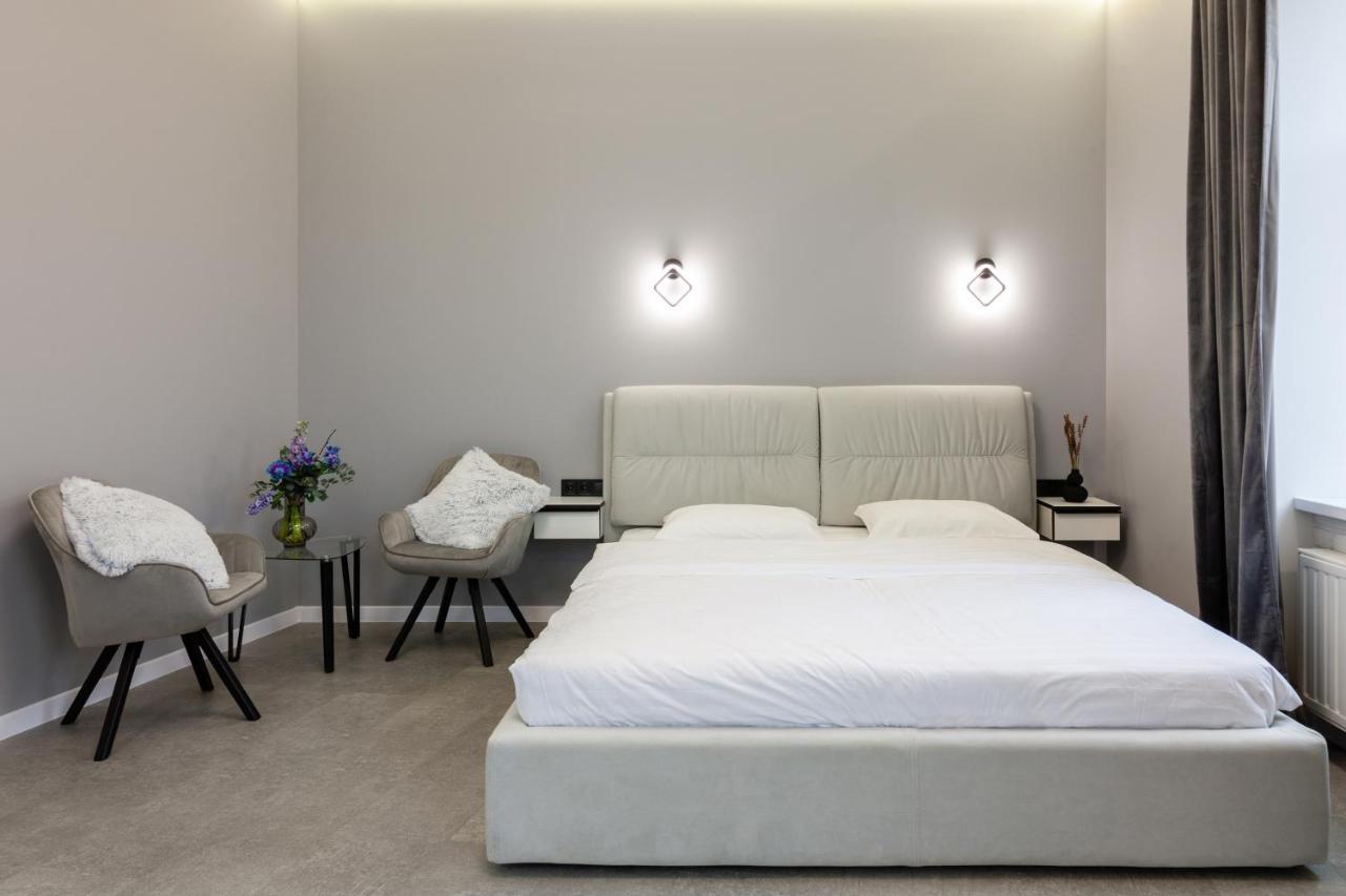 Two Bedrooms 13 Shpytalna Street Лвив Екстериор снимка